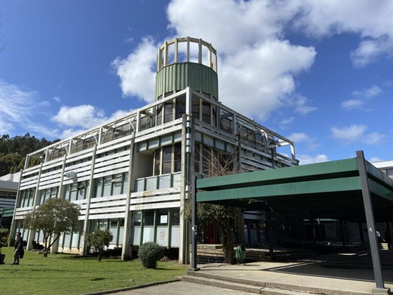 Historia en vida: Celebrando la trayectoria de pilares fundamentales de la Facultad de Ciencias Sociales